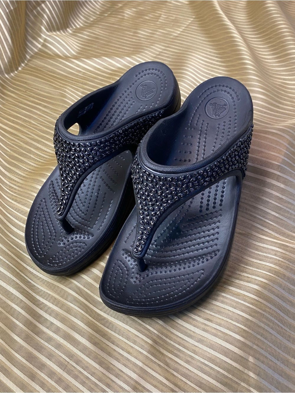 CROCS women Black Thong Sandals, size 7